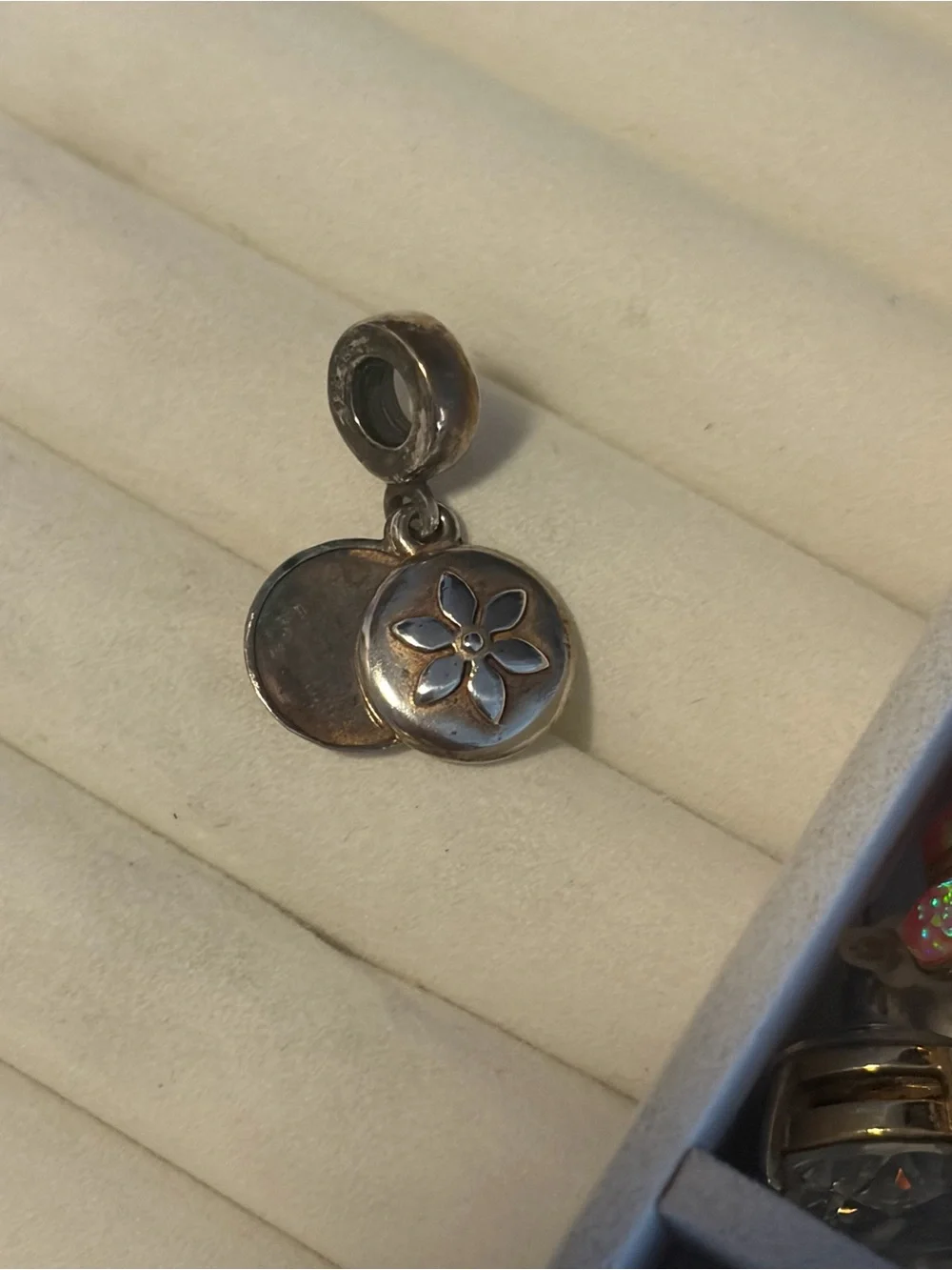 retired sterling silver Pandora Lucerne Flower dangle charm - Picture 3 of 3